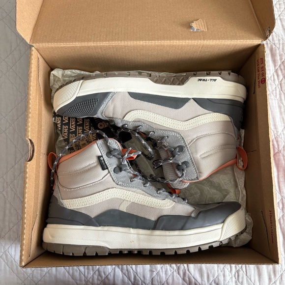 Vans UltraRange EXO Hi Gore-Tex MTE-2 hiking boots. Men’s 8 / Women’s 9.5 main image 9